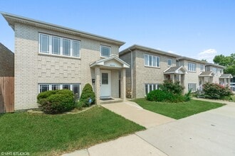 Building Photo - 6042 W 63rd St