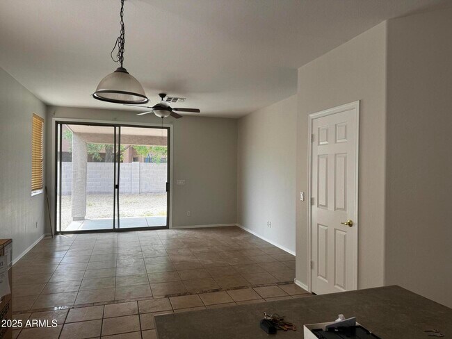 Foto del edificio - 7227 W Judy Lynn Ln