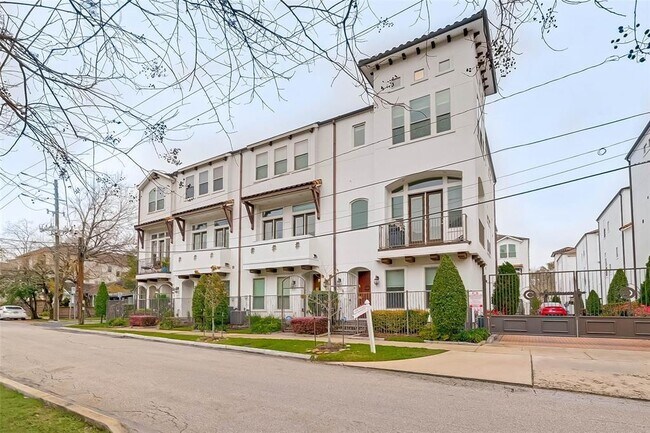 Foto del edificio - 4230 Dickson St