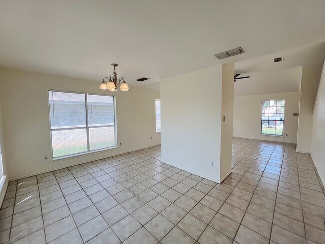 Foto del edificio - 3 bedroom, 2.5 bath home for lease!
