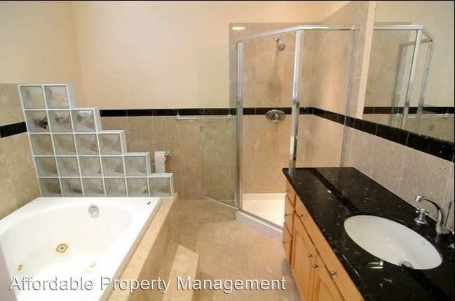 Building Photo - 40707 Canyon Heights Dr