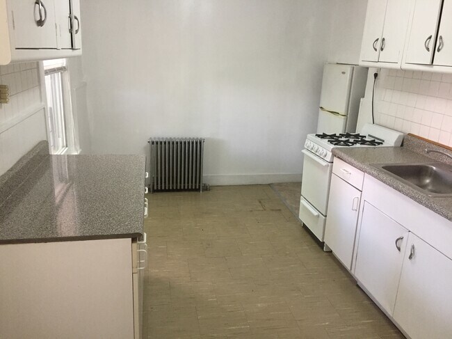 Kitchen - 201 17th St