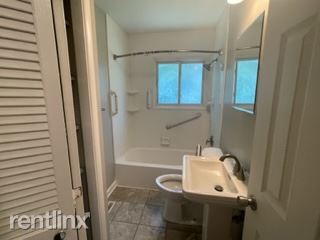 Building Photo - 3 br, 1 bath House - 33 S Prairie St