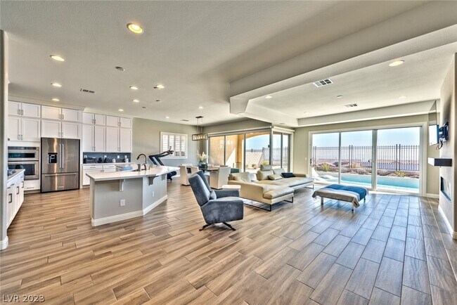 Building Photo - 274 Besame Ct