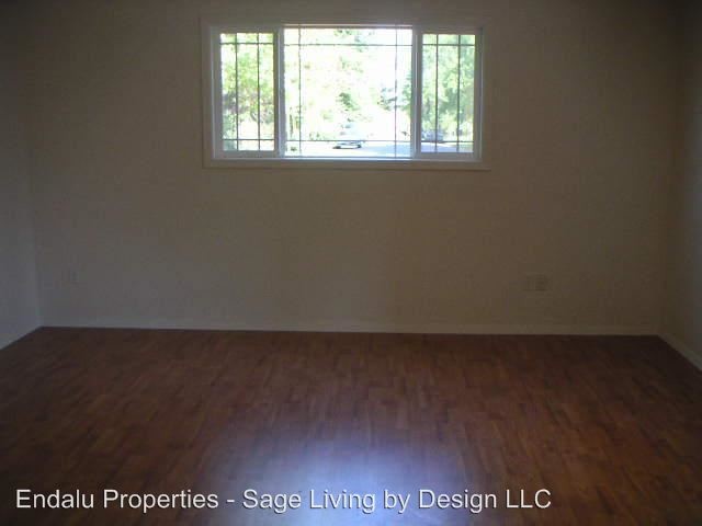 Building Photo - 996 W 4th Ave