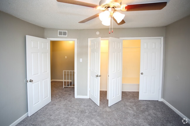 B1 2BDx1.5BA 845SF - Pecan Grove Apartments