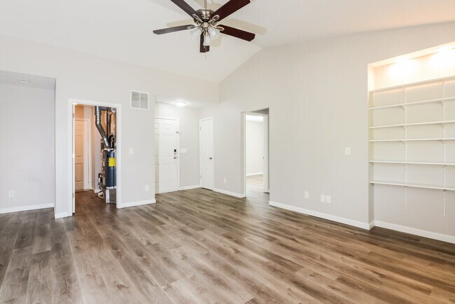 Foto del edificio - 5724 Blackley Ln