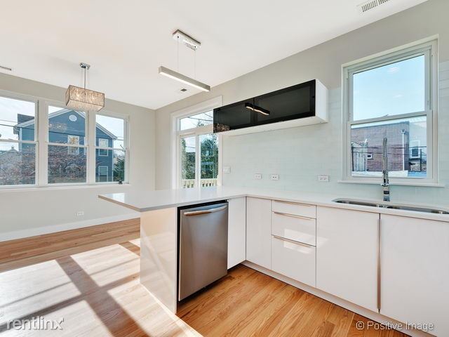 Building Photo - 2626 W Attrill St