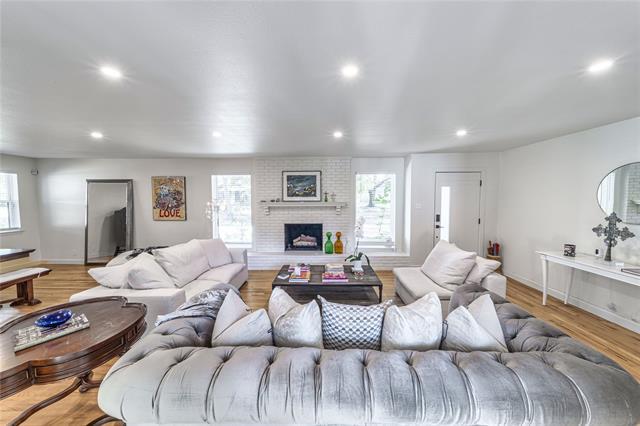 Foto del edificio - 5837 Clendenin Ave