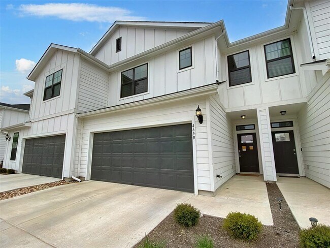 Foto del edificio - 465 Fieldwood Dr