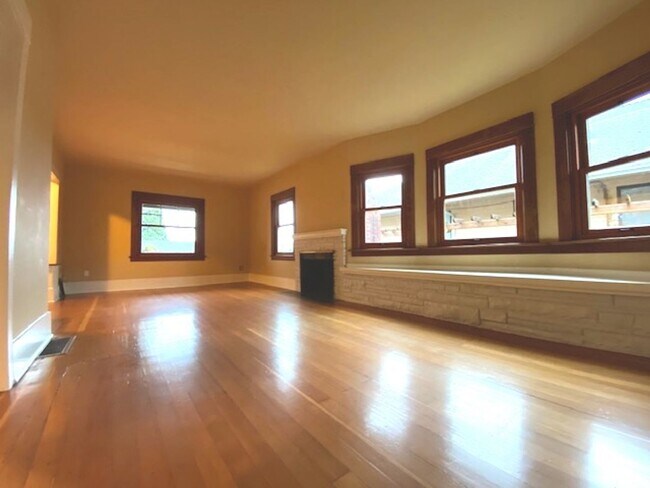 Foto del edificio - Beautiful 3-Bedroom Craftsman in Wallingford
