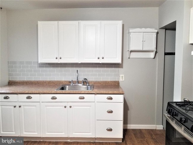 Foto del edificio - 7507 Berkshire Rd