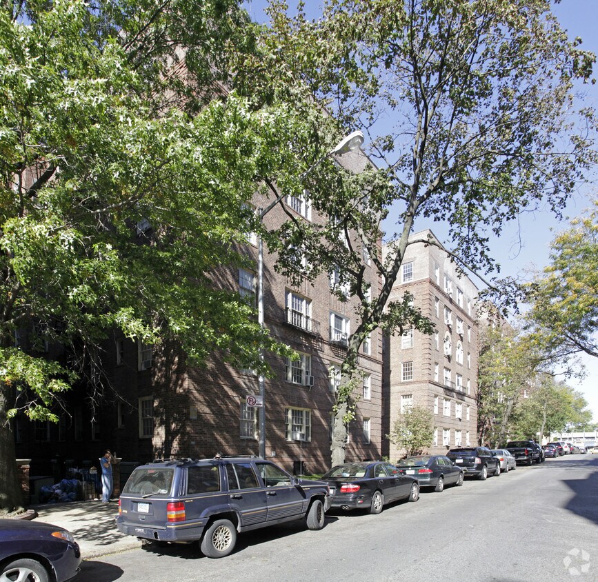 Building Photo - Cambridge Hall