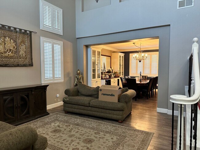 Building Photo - Spacious 4 Bed, 3 Bath Home with Bonus Room & Golf Course Views in Wild Wings