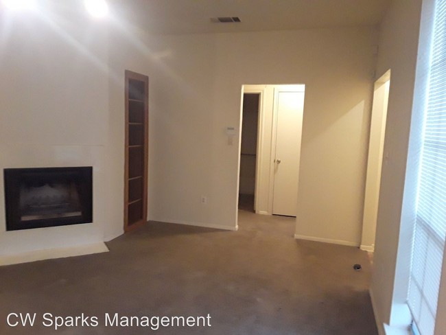 Building Photo - 1753 Creekview Dr