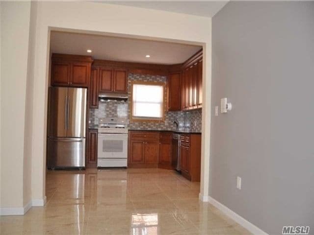 Building Photo - 48-21-48207 207th St