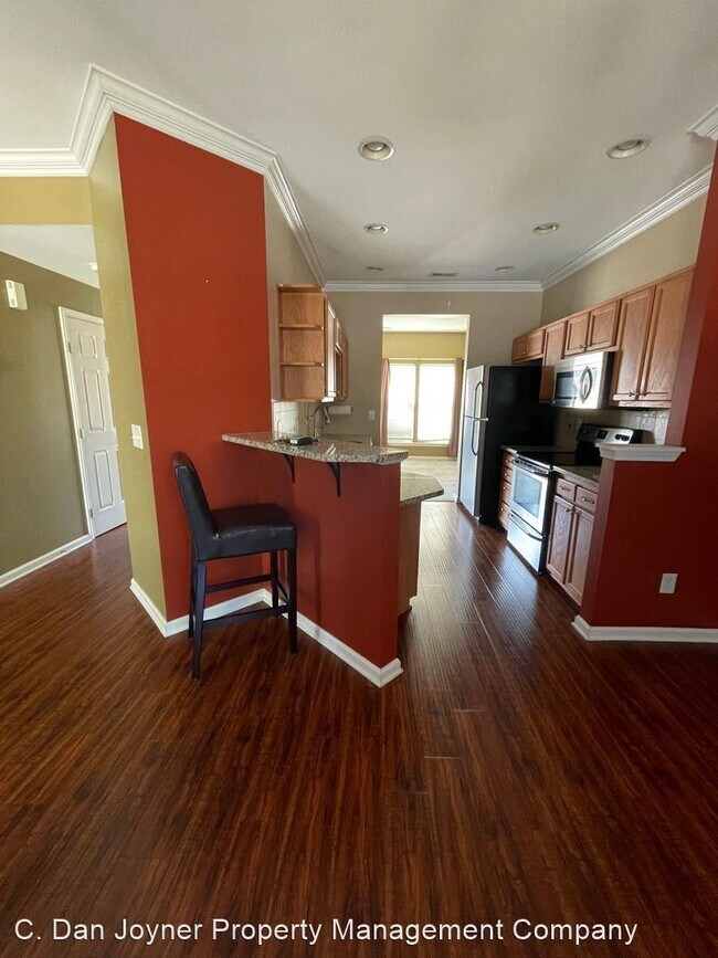 Building Photo - 2 br, 2.5 bath House - 306 Moonstone Drive