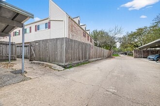 Building Photo - 13244 Trail Hollow Dr