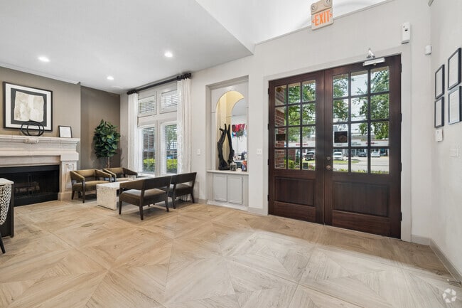 Lobby - Gables Cityscape