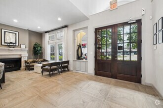 Lobby - Gables Cityscape