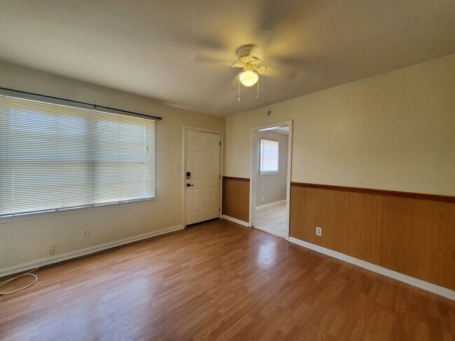 Foto del edificio - 401 Eva Cir