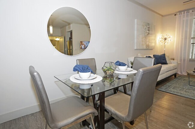 Foto del edificio - Kingwood Hideaway | Modern Comfort & Style!