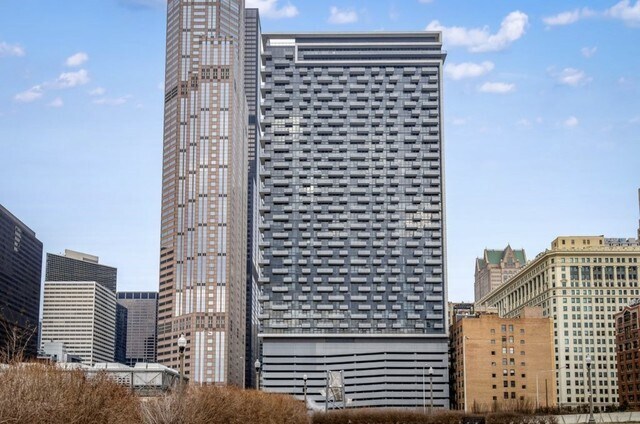 Primary Photo - 235 W Van Buren St
