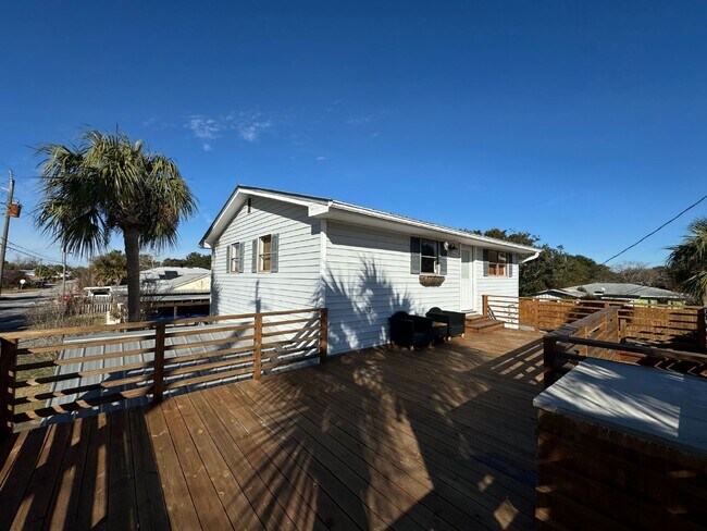 Foto del edificio - "Charming 2-Bedroom Duplex Oasis on Christmas Tree Lane – Your Perfect Panama City Beach Retreat!"