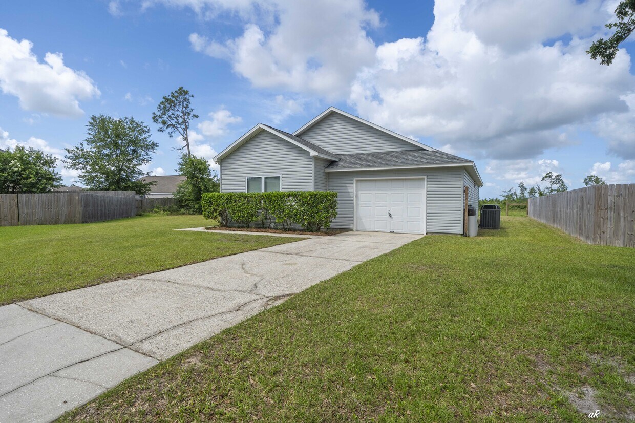 Primary Photo - 6301 Lake Joanna Cir