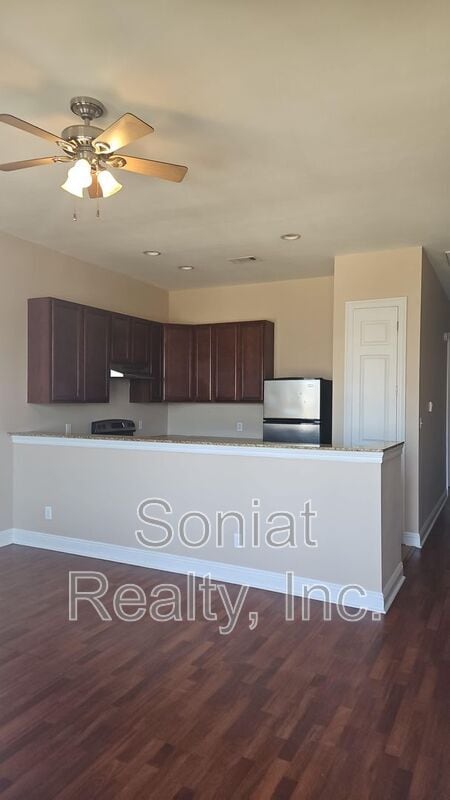 Building Photo - 6087 Wilton Dr