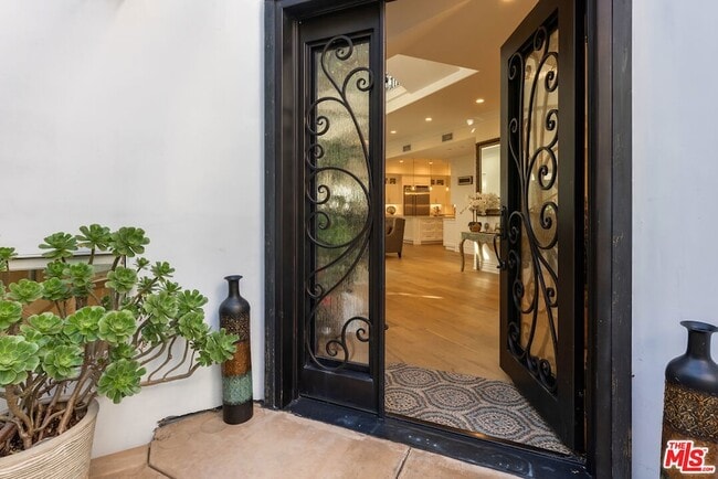 Building Photo - 345 S Saltair Ave