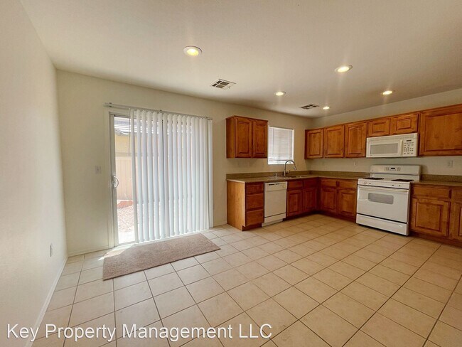Building Photo - 3 br, 2.5 bath House - 9941 Carrizo Spring...