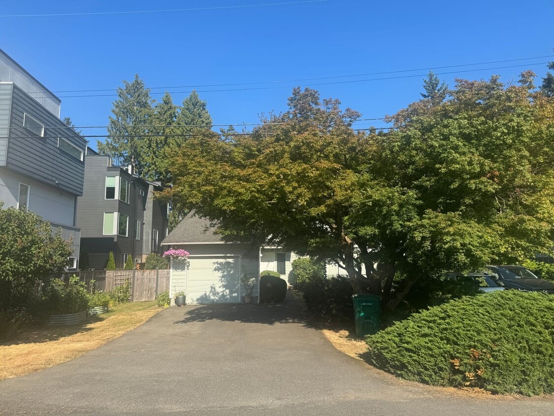Primary Photo - 3bd/1.75ba Seattle Home