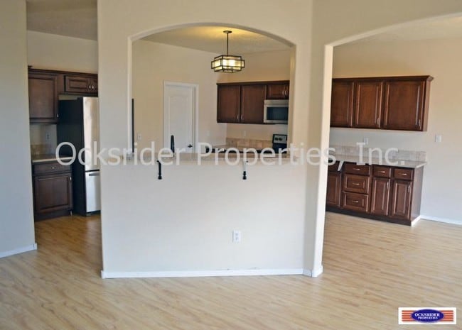 Building Photo - 7100 Tree Line Ave NW