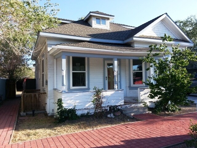 Primary Photo - 2 bed 2bath Home For Rent, in the heart of...