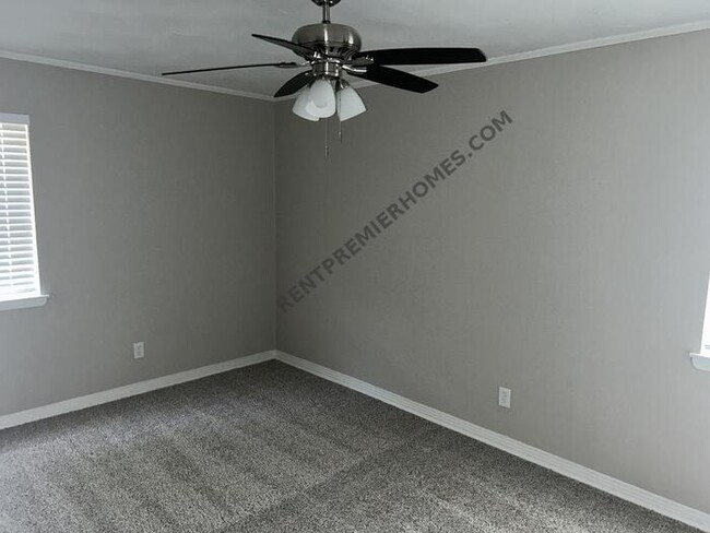 Building Photo - 14108 Spring Oak Dr