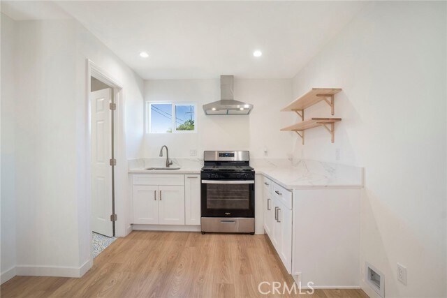 Foto del edificio - 3826 W 64th St