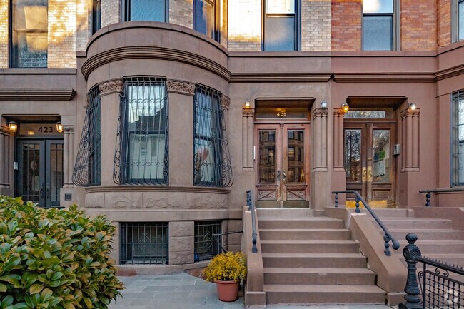 Foto del edificio - 425 3rd St