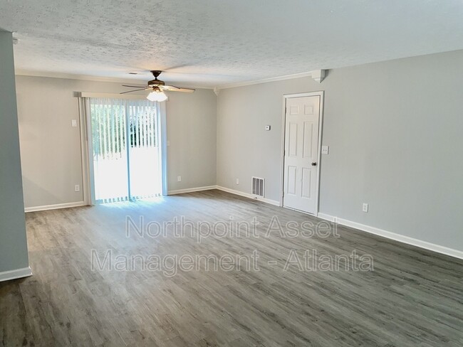 Building Photo - 3202 Lancer Dr