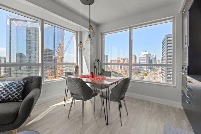 Photo du bâtiment - 4790 Yonge St