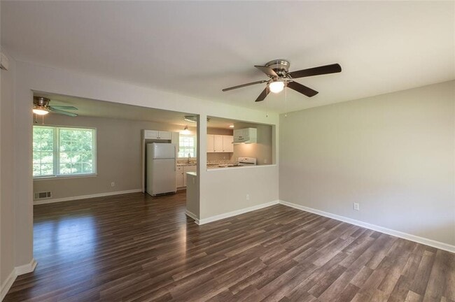Building Photo - 2061 Mulkey Rd SW