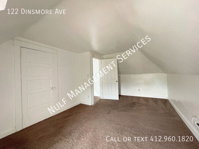 Foto del edificio - 122 Dinsmore Ave