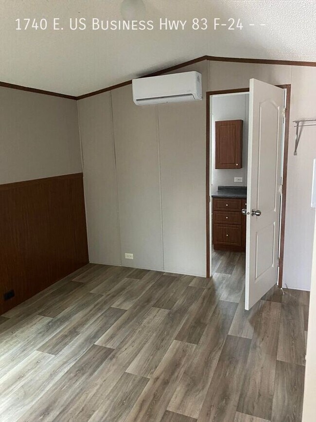 Foto del edificio - 1740 W Business Hwy 83