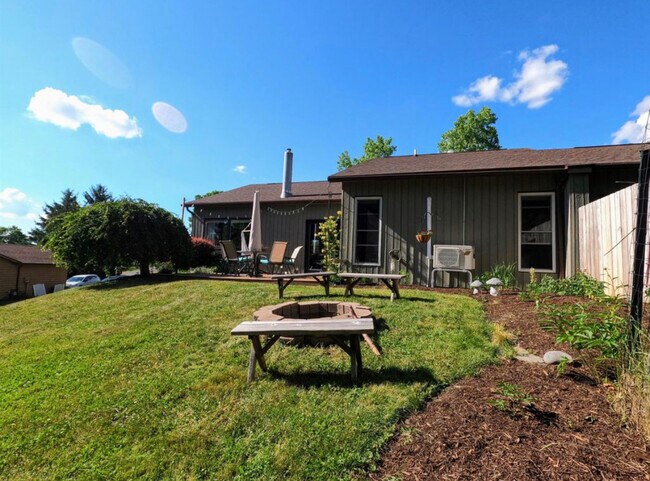 Back deck - 153 Westview Ln