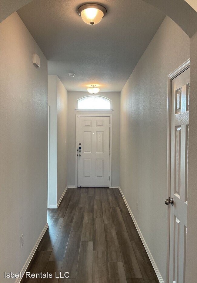 Building Photo - 3 br, 2 bath House - 405 Saddleback Trl