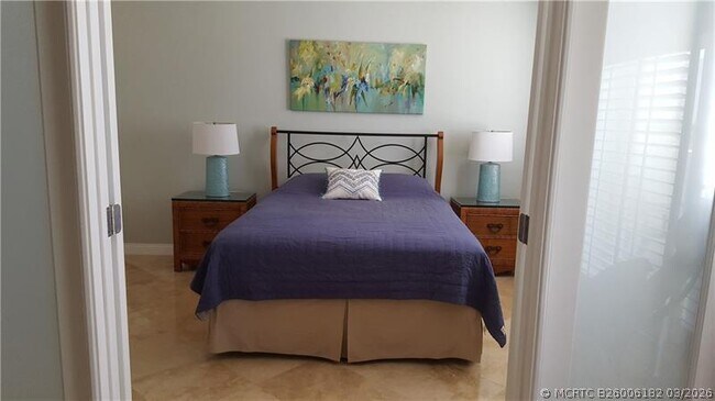 Foto del edificio - 3221 S Ocean Blvd