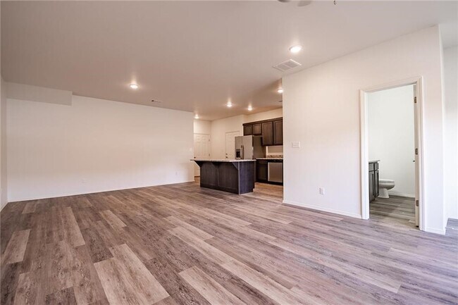 Foto del edificio - 825 S Rupple Rd