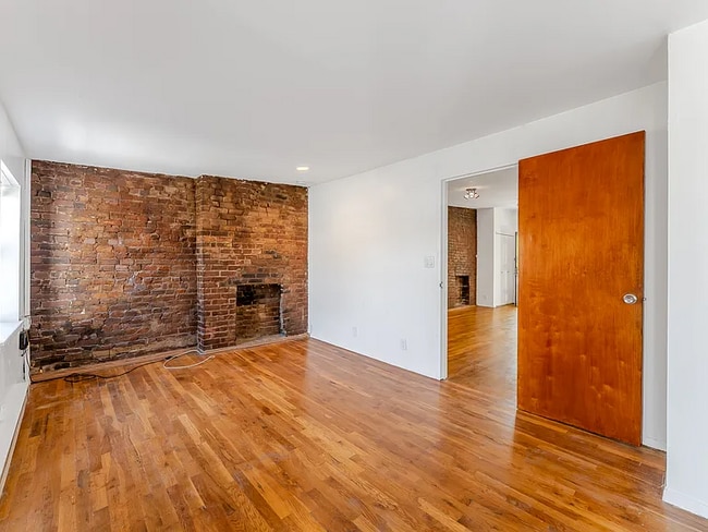Building Photo - 5-47-47 51st Ave