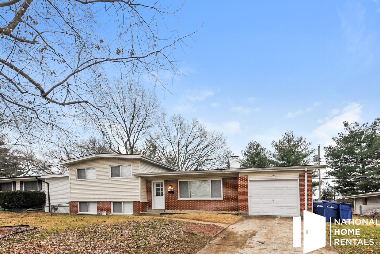 2300 Martin Dr, Florissant, MO 63033 House Rental in Florissant, MO