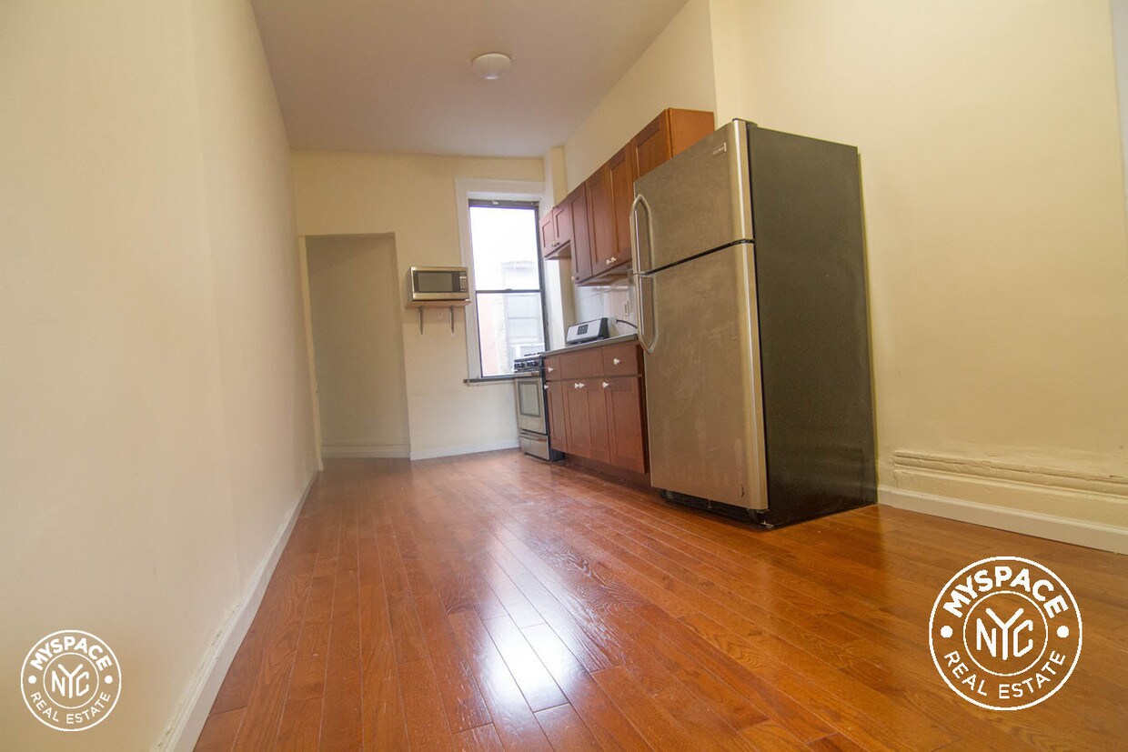 Foto principal - 781 Franklin Ave
